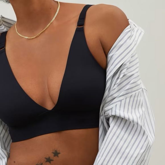 Everlane The Invisible ReNew Bra  Black NWT - Picture 3 of 6